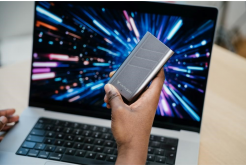 VERBATIM externí SSD 1TB, USB4, USB-C, R:3700 / 3600MB/s, šedá