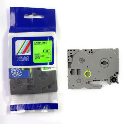 Nastro compatibile con Brother HGe-D61, segnale 36mm x 8m, testo nera/sfondo verde, alta velocitá